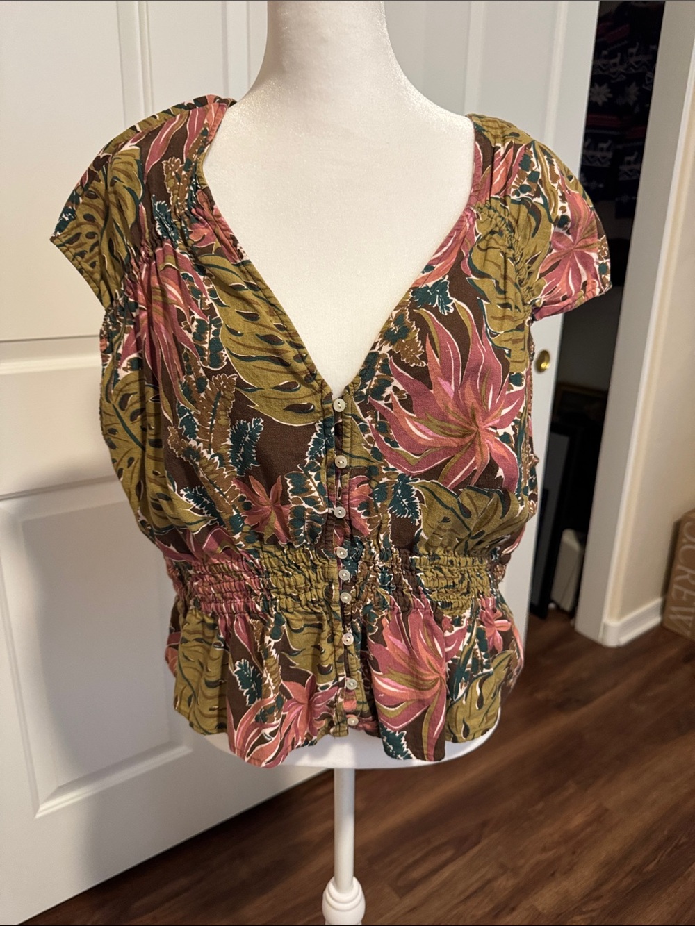Madewell Floral Button-Front V-Neck Blouse in Olive and Rose
